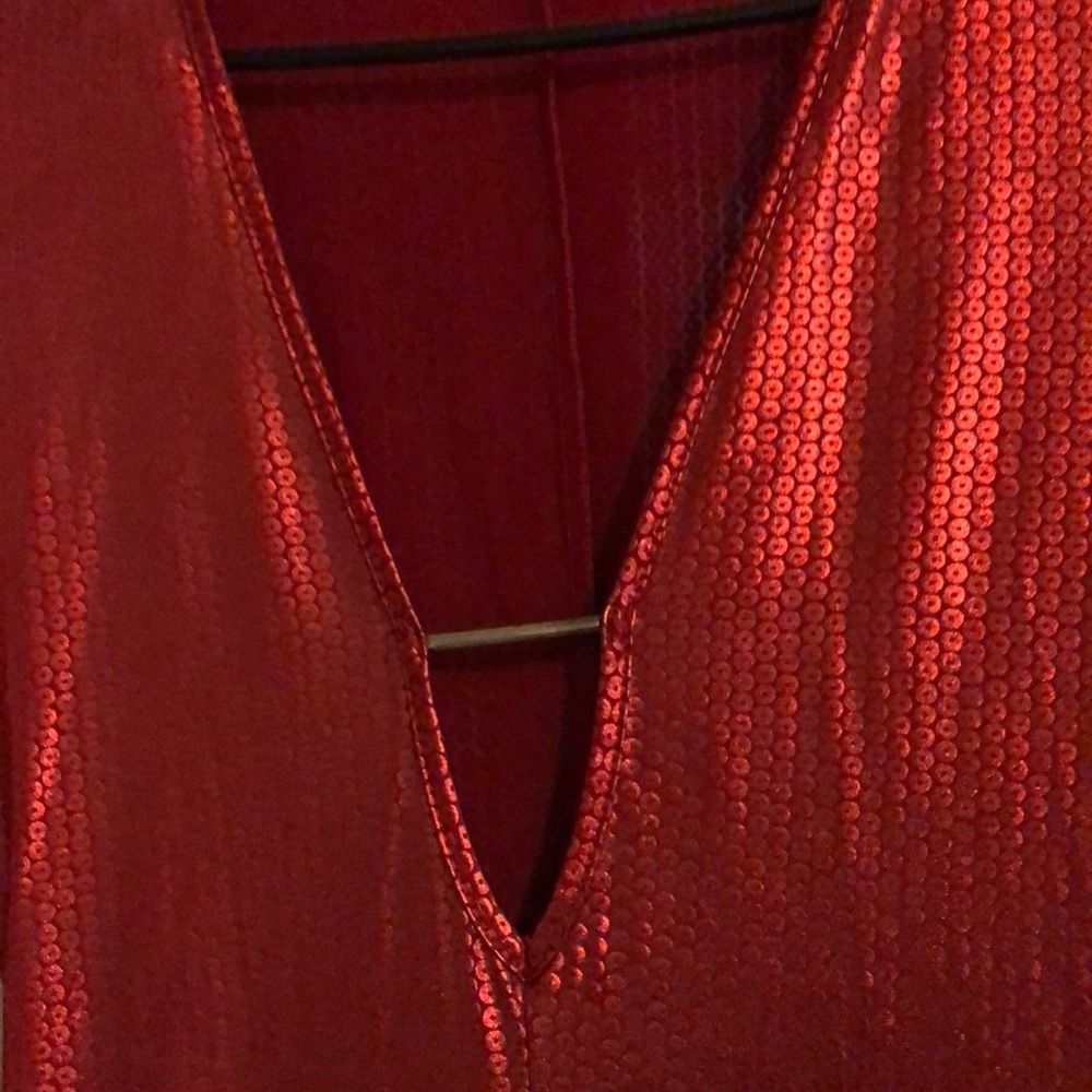 Beautiful red dress - Picture 3 of 3